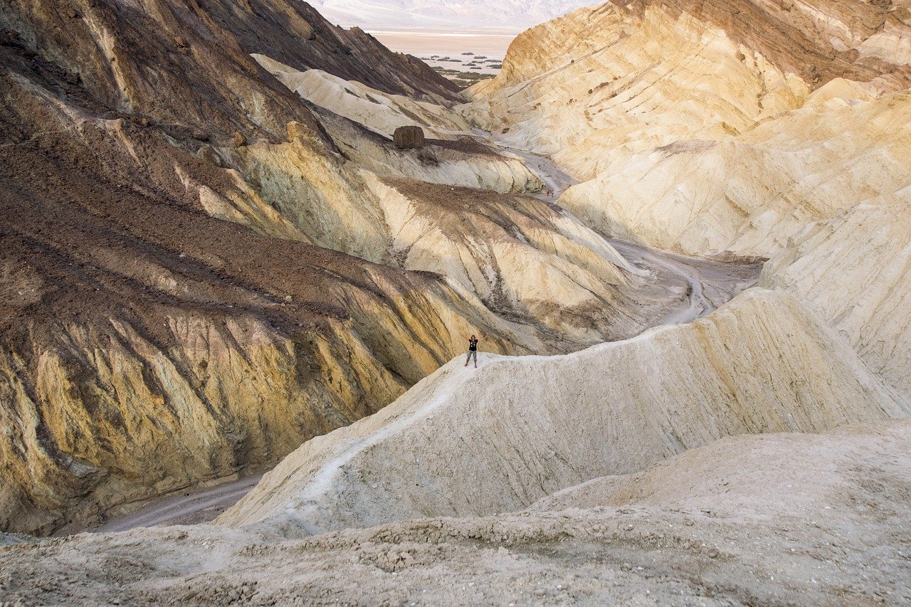 Death Valley Racetrack Playa sailing stone tracks