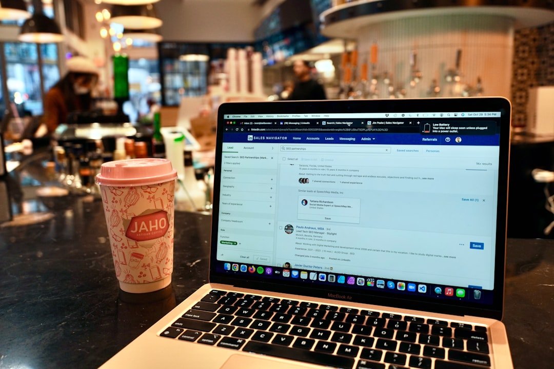 Digital nomad dealing with workspace challenges