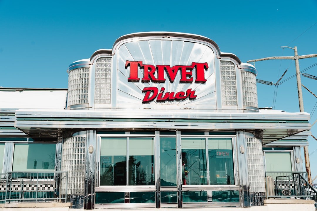 Classic American diner, the kind that lined Route 66 in its heyday