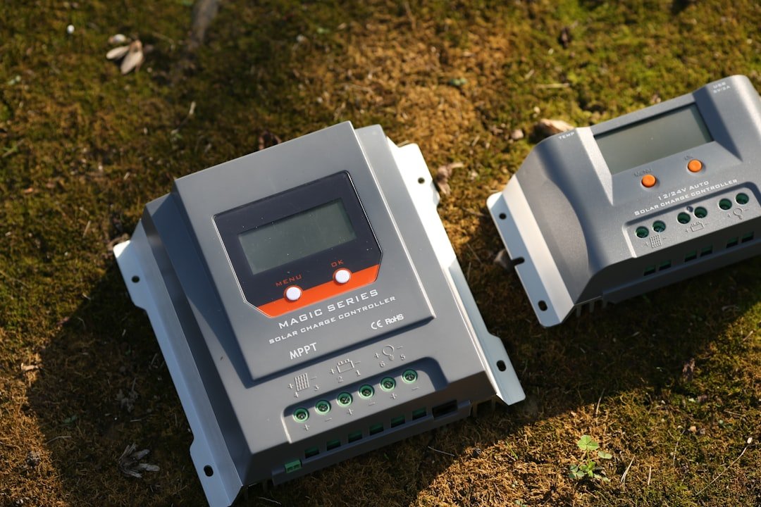 Solar charge controller wiring and connections