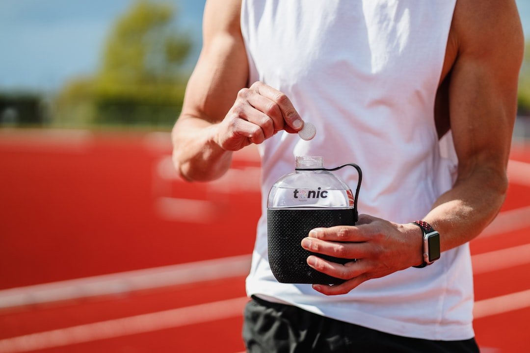 Personal wearable cooling device for summer outdoor activities