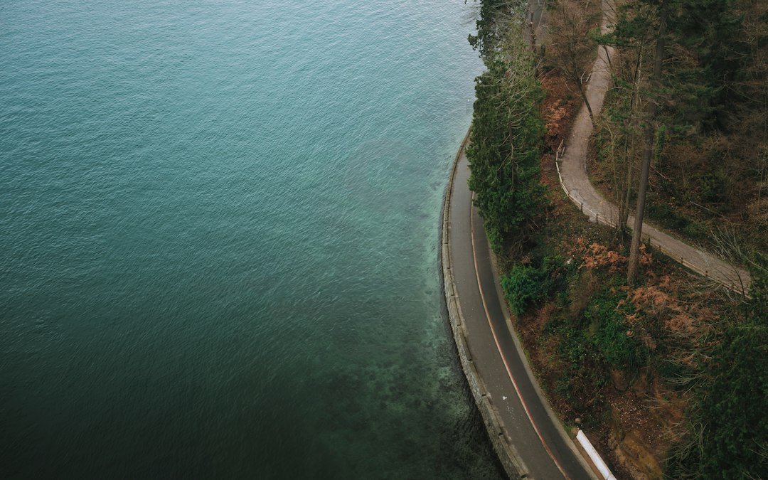 Highway 1 winding along the turquoise Big Sur coastline