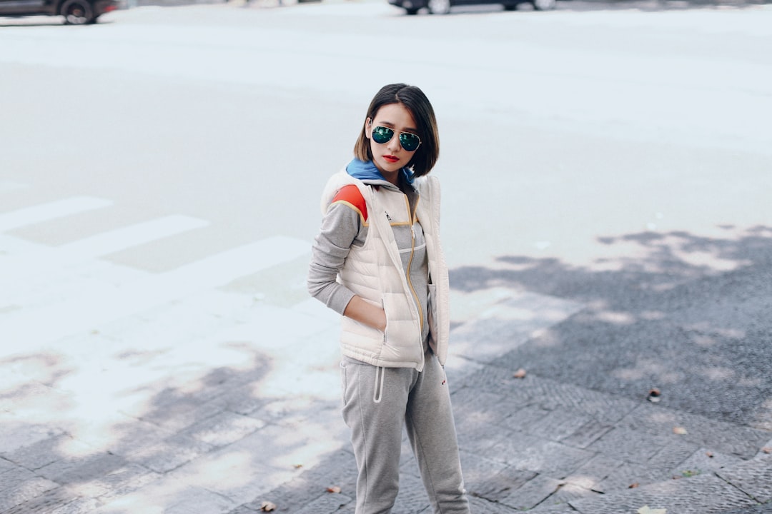 Traveler wearing a puffer vest in fall